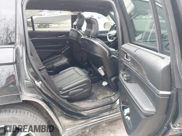 ✅ 2021 Jeep Grand Cherokee Overland • VIN: 1C4RJKDG2M8173209 • Lot: 43591436. Wystawiony na IAAI z przebiegiem 76 177 mil. Bezpłatny archiwum sprzedaży aukcyjnych z USA i szczegółowy raport historii pojazdu na DreamBid. Zdjęcie 8.