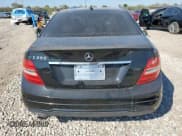 ✅ 2013 Mercedes-Benz C 250 Sport • VIN: WDDGF4HB4DR256014 • Lot: 91190995. Wystawiony na Copart z przebiegiem 141 350 mil. Bezpłatny archiwum sprzedaży aukcyjnych z USA i szczegółowy raport historii pojazdu na DreamBid. Zdjęcie 6.