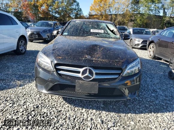 ✅ 2019 Mercedes-Benz C 300 • VIN: 55SWF8EB7KU301143 • Lot: 87213215. Wystawiony na Copart z przebiegiem 64 710 mil. Bezpłatny archiwum sprzedaży aukcyjnych z USA i szczegółowy raport historii pojazdu na DreamBid. Zdjęcie 5.