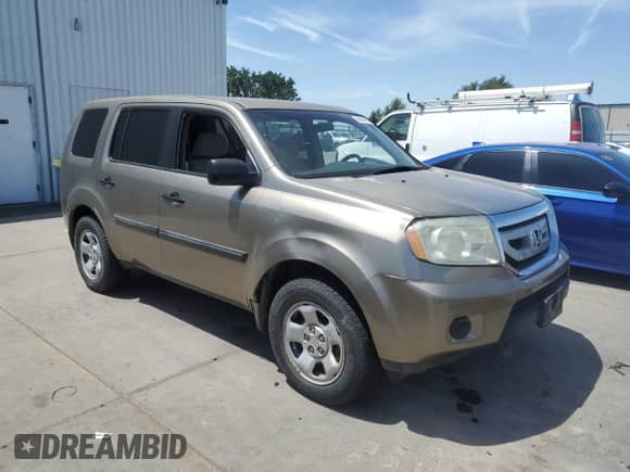 2010 Honda Pilot LX with VIN 5FNYF4H2XAB014666, listed as a Copart auction lot 58804695 with 216,948 mi miles and Salvage title. Bid and sale history available at DreamBid. Image 4.