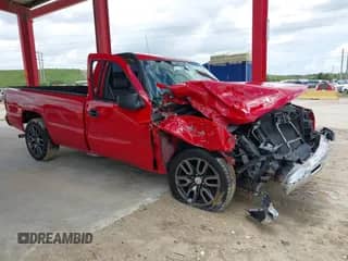 2004 Chevrolet Silverado 1500 Work Truck z VIN 1GCEC14X24Z137999, wystawiony jako IAAI lot #42719395 z przebiegiem 173 582 mil mil oraz . Historia ofert i sprzedaży dostępna na DreamBid. Obrazek 1.