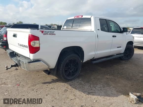 ✅ 2018 Toyota Tundra SR • VIN: 5TFRM5F17JX133243 • Lot: 43741429. Listed on IAAI with 82,695 mi. Free auction sales archive from the USA and detailed vehicle history report at DreamBid. Image 4.