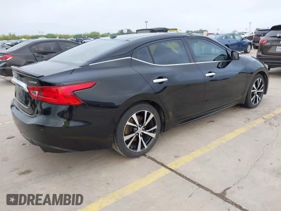 ✅ 2017 Nissan Maxima SV • VIN: 1N4AA6AP0HC450683 • Lot: 42101171. Wystawiony na IAAI z przebiegiem 105 894 mil. Bezpłatny archiwum sprzedaży aukcyjnych z USA i szczegółowy raport historii pojazdu na DreamBid. Zdjęcie 4.