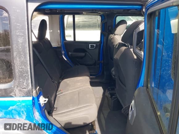 ✅ 2023 Jeep Wrangler Sport S • VIN: 1C4HJXDN6PW592915 • Lot: 41662077. Wystawiony na IAAI z przebiegiem 43 129 mil. Bezpłatny archiwum sprzedaży aukcyjnych z USA i szczegółowy raport historii pojazdu na DreamBid. Zdjęcie 8.