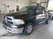 2024 Ram 1500 SLT z VIN 1C6RR6GG6RS137293, wystawiony jako IAAI lot #43323845 z przebiegiem 34 382 mil mil oraz . Historia ofert i sprzedaży dostępna na DreamBid. Obrazek 2.