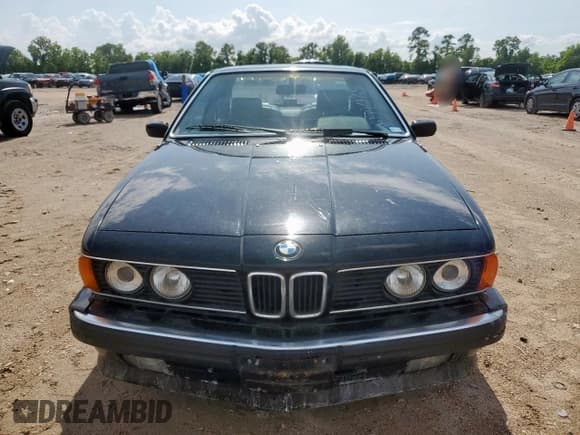 ✅ 1988 BMW 6 Series • VIN: WBAEC8415J3266688 • Lot: 61446165. Wystawiony na Copart z przebiegiem 179 364 mil. Bezpłatny archiwum sprzedaży aukcyjnych z USA i szczegółowy raport historii pojazdu na DreamBid. Zdjęcie 5.
