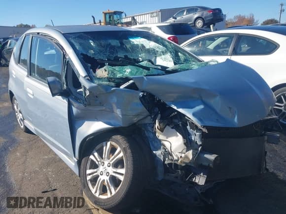 ✅ 2010 Honda Fit Sport • VIN: JHMGE8H41AC032945 • Lot: 43618133. Wystawiony na IAAI z przebiegiem 94 414 mil. Bezpłatny archiwum sprzedaży aukcyjnych z USA i szczegółowy raport historii pojazdu na DreamBid. Zdjęcie 6.