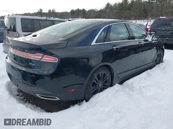 ✅ 2013 Lincoln MKZ • VIN: 3LN6L2JK1DR800823 • Lot: 41491776. Listed on IAAI with 117,774 mi. Free auction sales archive from the USA and detailed vehicle history report at DreamBid. Image 4.