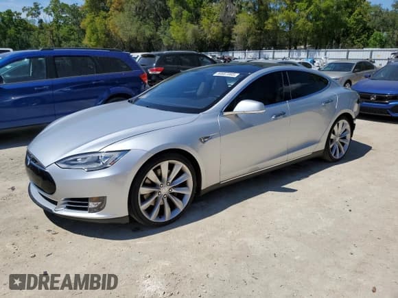 ✅ 2012 Tesla Model S Performance • VIN: 5YJSA1DP4CFS00811 • Lot: 50687065. Wystawiony na Copart z przebiegiem 58 846 mil. Bezpłatny archiwum sprzedaży aukcyjnych z USA i szczegółowy raport historii pojazdu na DreamBid. Zdjęcie 1.