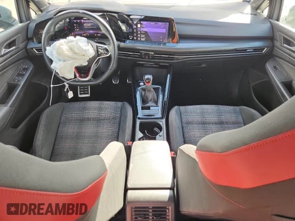 ✅ 2023 Volkswagen Golf GTI SE • VIN: WVWSA7CDXPW141503 • Лот: 84706595. Опубликован ранее на Copart с пробегом 57 022 миль. Бесплатный доступ к архиву аукционных продаж из США и подробный отчёт об истории автомобиля на DreamBid. Изображение 8.