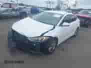 2017 Hyundai Elantra SE z VIN 5NPD84LF3HH180364, wystawiony jako IAAI lot #43339099 z przebiegiem 153 436 mil mil oraz . Historia ofert i sprzedaży dostępna na DreamBid. Obrazek 2.