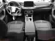 2023 Chevrolet Blazer LT z VIN 3GNKBHR46PS224150, wystawiony jako Copart lot #75610233 z przebiegiem Nie podano mil oraz . Historia ofert i sprzedaży dostępna na DreamBid. Obrazek 8.