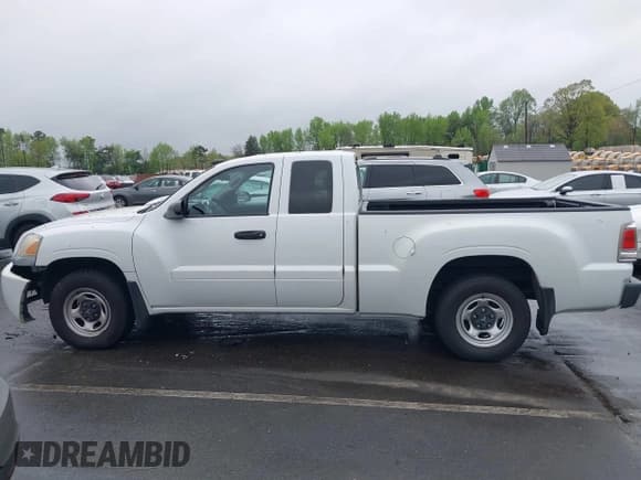 ✅ 2007 Mitsubishi Raider LS • VIN: 1Z7HC22K87S217299 • Lot: 41983047. Listed on IAAI with 147,721 mi. Free auction sales archive from the USA and detailed vehicle history report at DreamBid. Image 14.