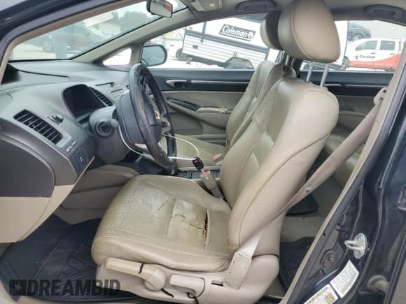 ✅ 2009 Honda Civic • VIN: JHMFA36239S009910 • Lot: 82647445. Wystawiony na Copart z przebiegiem 226 268 mil. Bezpłatny archiwum sprzedaży aukcyjnych z USA i szczegółowy raport historii pojazdu na DreamBid. Zdjęcie 7.