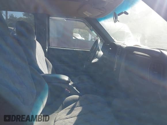 ✅ 2001 Chevrolet S-10 LS • VIN: 1GCDT13W31K155534 • Лот: 43455823. Опубликован ранее на IAAI с пробегом 282 026 миль. Бесплатный доступ к архиву аукционных продаж из США и подробный отчёт об истории автомобиля на DreamBid. Изображение 5.