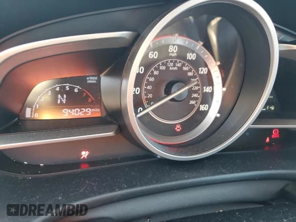 ✅ 2014 Mazda 3 i Touring • VIN: JM1BM1L70E1206075 • Лот: 86881775. Опубликован ранее на Copart с пробегом 94 029 миль. Бесплатный доступ к архиву аукционных продаж из США и подробный отчёт об истории автомобиля на DreamBid. Изображение 9.