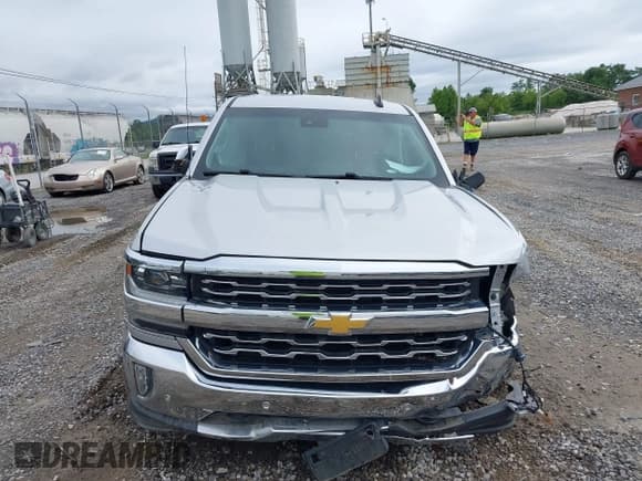 ✅ 2018 Chevrolet Silverado 1500 LTZ • VIN: 3GCUKSECXJG222844 • Lot: 42932833. Wystawiony na IAAI z przebiegiem 93 455 mil. Bezpłatny archiwum sprzedaży aukcyjnych z USA i szczegółowy raport historii pojazdu na DreamBid. Zdjęcie 12.