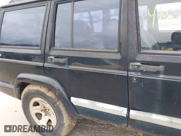 ✅ 1999 Jeep Cherokee Sport • VIN: 1J4FF68S0XL626507 • Лот: 41584988. Опубликован ранее на IAAI с пробегом 301 356 миль. Бесплатный доступ к архиву аукционных продаж из США и подробный отчёт об истории автомобиля на DreamBid. Изображение 6.