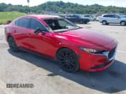 ✅ 2024 Mazda 3 S Select Sport • VIN: 3MZBPABM2RM402457 • Lot: 42860506. Wystawiony na IAAI z przebiegiem 15 901 mil. Bezpłatny archiwum sprzedaży aukcyjnych z USA i szczegółowy raport historii pojazdu na DreamBid. Zdjęcie 1.