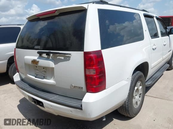 ✅ 2007 Chevrolet Suburban LT • VIN: 3GNFC16027G282217 • Lot: 42544911. Listed on IAAI with 266,888 mi. Free auction sales archive from the USA and detailed vehicle history report at DreamBid. Image 4.