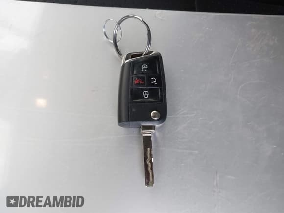 ✅ 2018 Volkswagen Tiguan SEL • VIN: 3VV3B7AX5JM190020 • Лот: 42260228. Опубликован ранее на IAAI с пробегом 83 142 миль. Бесплатный доступ к архиву аукционных продаж из США и подробный отчёт об истории автомобиля на DreamBid. Изображение 11.