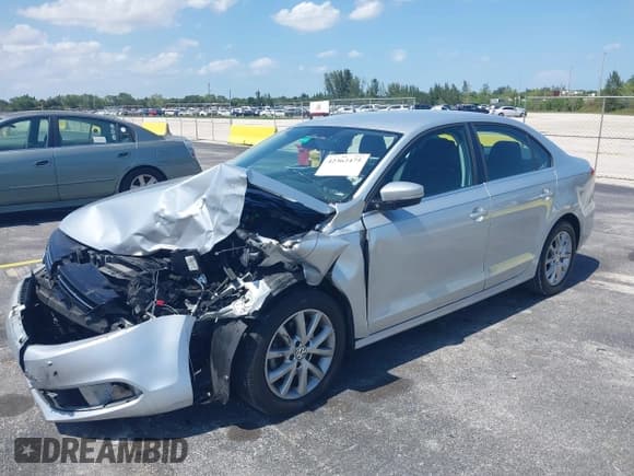 ✅ 2013 Volkswagen Jetta SE • VIN: 3VWDP7AJ6DM376487 • Lot: 42362475. Wystawiony na IAAI z przebiegiem 124 324 mil. Bezpłatny archiwum sprzedaży aukcyjnych z USA i szczegółowy raport historii pojazdu na DreamBid. Zdjęcie 2.