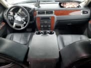 ✅ 2011 Chevrolet Suburban LS • VIN: 1GNSKHE39BR373953 • Lot: 79102174. Wystawiony na Copart z przebiegiem Nie podano. Bezpłatny archiwum sprzedaży aukcyjnych z USA i szczegółowy raport historii pojazdu na DreamBid. Zdjęcie 8.