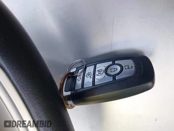 ✅ 2022 Ford Explorer XLT • VIN: 1FMSK7DH4NGC40979 • Lot: 42405024. Wystawiony na IAAI z przebiegiem 41 740 mil. Bezpłatny archiwum sprzedaży aukcyjnych z USA i szczegółowy raport historii pojazdu na DreamBid. Zdjęcie 11.