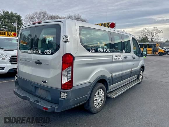 ✅ 2015 Ford Transit XLT • VIN: 1FMZK1ZM8FKB16195 • Lot: 96003585. Wystawiony na Copart z przebiegiem 274 829 mil. Bezpłatny archiwum sprzedaży aukcyjnych z USA i szczegółowy raport historii pojazdu na DreamBid. Zdjęcie 4.