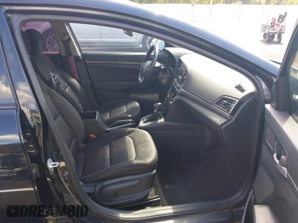 ✅ 2018 Hyundai Elantra SE • VIN: 5NPD74LF7JH342490 • Lot: 43307916. Listed on IAAI with 93,803 mi. Free auction sales archive from the USA and detailed vehicle history report at DreamBid. Image 5.