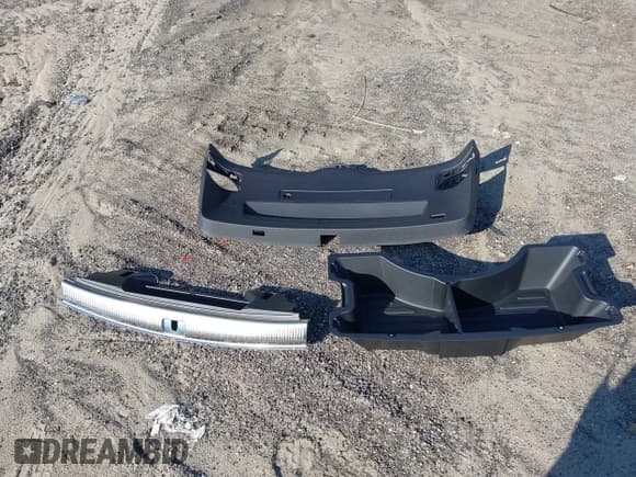 ✅ 2013 Audi Q5 Premium Plus • VIN: WA1DGAFPXDA044976 • Lot: 42780271. Wystawiony na IAAI z przebiegiem 128 061 mil. Bezpłatny archiwum sprzedaży aukcyjnych z USA i szczegółowy raport historii pojazdu na DreamBid. Zdjęcie 12.