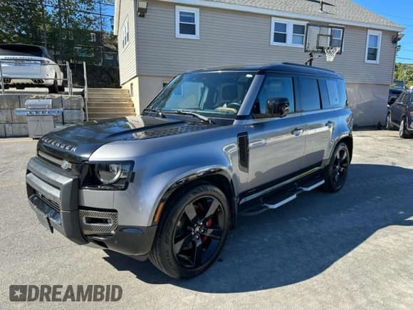 ✅ 2020 Land Rover Defender X • VIN: SALEXEEU7L2028423 • Lot: 87230695. Listed on Copart with 121,210 mi. Free auction sales archive from the USA and detailed vehicle history report at DreamBid. Image 1.