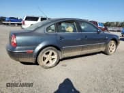 ✅ 2004 Volkswagen Passat GLX • VIN: WVWRH63B84P102465 • Lot: 76418134. Wystawiony na Copart z przebiegiem 106 322 mil. Bezpłatny archiwum sprzedaży aukcyjnych z USA i szczegółowy raport historii pojazdu na DreamBid. Zdjęcie 3.