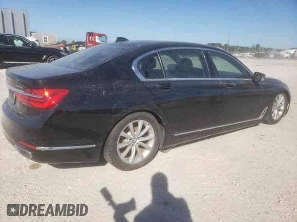 ✅ 2018 BMW 7 Series 740i • VIN: WBA7E2C5XJG741510 • Lot: 85426975. Wystawiony na Copart z przebiegiem 63 445 mil. Bezpłatny archiwum sprzedaży aukcyjnych z USA i szczegółowy raport historii pojazdu na DreamBid. Zdjęcie 3.