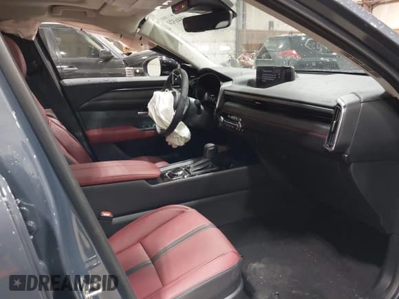 ✅ 2025 Mazda CX-50 Hybrid Premium Plus Package • VIN: 7MMVAAEW1SN102161 • Lot: 41846324. Wystawiony na IAAI z przebiegiem 2 793 mil. Bezpłatny archiwum sprzedaży aukcyjnych z USA i szczegółowy raport historii pojazdu na DreamBid. Zdjęcie 5.