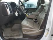 ✅ 2017 GMC Sierra 2500HD SLT • VIN: 1GT12TEY6HF226566 • Lot: 85250664. Wystawiony na Copart z przebiegiem 167 471 mil. Bezpłatny archiwum sprzedaży aukcyjnych z USA i szczegółowy raport historii pojazdu na DreamBid. Zdjęcie 7.