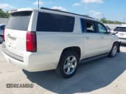 ✅ 2015 Chevrolet Suburban LT • VIN: 1GNSCJKC5FR657837 • Lot: 43414855. Wystawiony na IAAI z przebiegiem 168 264 mil. Bezpłatny archiwum sprzedaży aukcyjnych z USA i szczegółowy raport historii pojazdu na DreamBid. Zdjęcie 4.