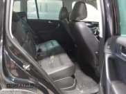 ✅ 2017 Volkswagen Tiguan Wolfsburg Edition • VIN: WVGSV7AX0HK015009 • Lot: 43466791. Wystawiony na IAAI z przebiegiem 104 969 mil. Bezpłatny archiwum sprzedaży aukcyjnych z USA i szczegółowy raport historii pojazdu na DreamBid. Zdjęcie 8.