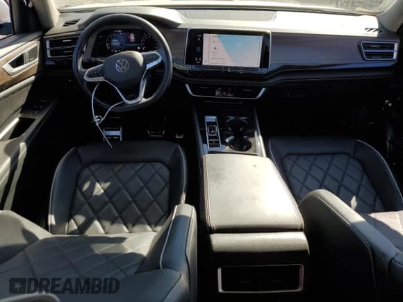 ✅ 2024 Volkswagen Atlas SEL Premium R-Line • VIN: 1V2FR2CAXRC595482 • Lot: 90329845. Wystawiony na Copart z przebiegiem 16 943 mil. Bezpłatny archiwum sprzedaży aukcyjnych z USA i szczegółowy raport historii pojazdu na DreamBid. Zdjęcie 8.