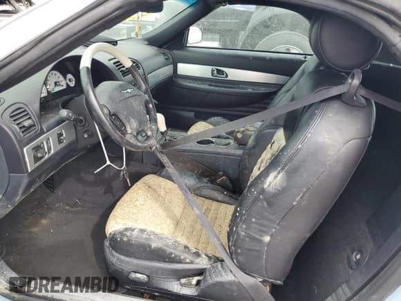 ✅ 2003 Ford Thunderbird Deluxe • VIN: 1FAHP60A93Y102015 • Lot: 75091754. Wystawiony na Copart z przebiegiem Nie podano. Bezpłatny archiwum sprzedaży aukcyjnych z USA i szczegółowy raport historii pojazdu na DreamBid. Zdjęcie 7.