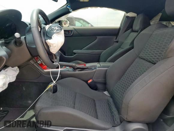 ✅ 2024 Toyota 86 • VIN: JF1ZNBB11R9755179 • Lot: 59603645. Listed on Copart with 14,373 mi. Free auction sales archive from the USA and detailed vehicle history report at DreamBid. Image 7.