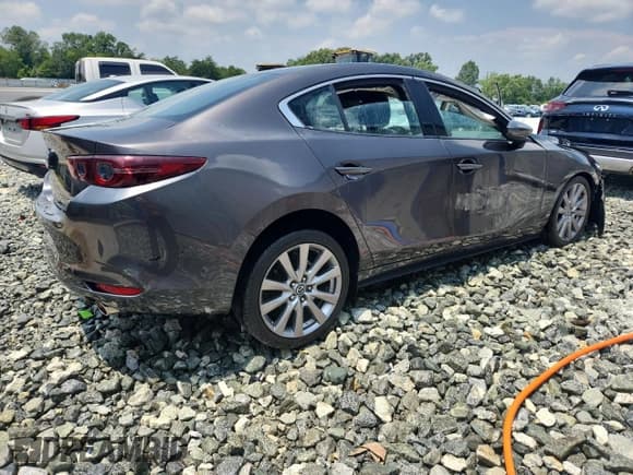 ✅ 2020 Mazda 3 Select • VIN: 3MZBPACL1LM126916 • Lot: 63060115. Wystawiony na Copart z przebiegiem 128 551 mil. Bezpłatny archiwum sprzedaży aukcyjnych z USA i szczegółowy raport historii pojazdu na DreamBid. Zdjęcie 3.