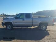 ✅ 2005 Chevrolet Silverado 2500HD LS • VIN: 1GCHK29U65E151661 • Lot: 43589957. Wystawiony na IAAI z przebiegiem 121 533 mil. Bezpłatny archiwum sprzedaży aukcyjnych z USA i szczegółowy raport historii pojazdu na DreamBid. Zdjęcie 14.