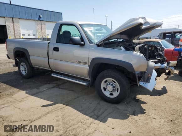 ✅ 2005 Chevrolet Silverado 2500HD Work Truck • VIN: 1GCHC24U65E340203 • Лот: 66606975. Опубликован ранее на Copart с пробегом 238 963 миль. Бесплатный доступ к архиву аукционных продаж из США и подробный отчёт об истории автомобиля на DreamBid. Изображение 4.