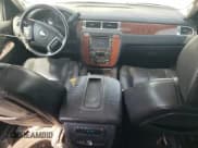 ✅ 2007 Chevrolet Suburban LT • VIN: 1GNFK16347J180235 • Lot: 68834864. Wystawiony na Copart z przebiegiem Nie podano. Bezpłatny archiwum sprzedaży aukcyjnych z USA i szczegółowy raport historii pojazdu na DreamBid. Zdjęcie 8.