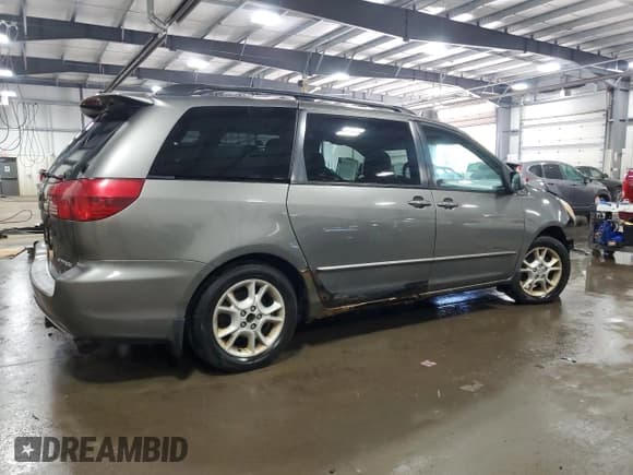 ✅ 2005 Toyota Sienna XLE • VIN: 5TDZA22C45S357273 • Лот: 85701375. Опубликован ранее на Copart с пробегом 308 039 миль. Бесплатный доступ к архиву аукционных продаж из США и подробный отчёт об истории автомобиля на DreamBid. Изображение 3.