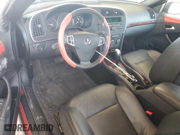 ✅ 2010 Saab 9-3 • VIN: YS3FA7CY9A1611246 • Lot: 70300875. Wystawiony na Copart z przebiegiem 165 706 mil. Bezpłatny archiwum sprzedaży aukcyjnych z USA i szczegółowy raport historii pojazdu na DreamBid. Zdjęcie 8.