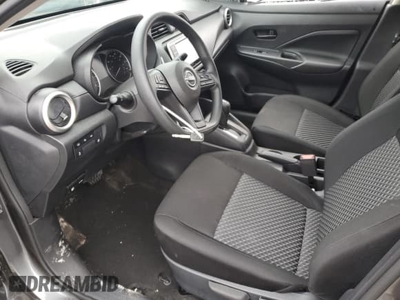 ✅ 2024 Nissan Versa S • VIN: 3N1CN8DV3RL902986 • Lot: 53788045. Wystawiony na Copart z przebiegiem 2 333 mil. Bezpłatny archiwum sprzedaży aukcyjnych z USA i szczegółowy raport historii pojazdu na DreamBid. Zdjęcie 7.