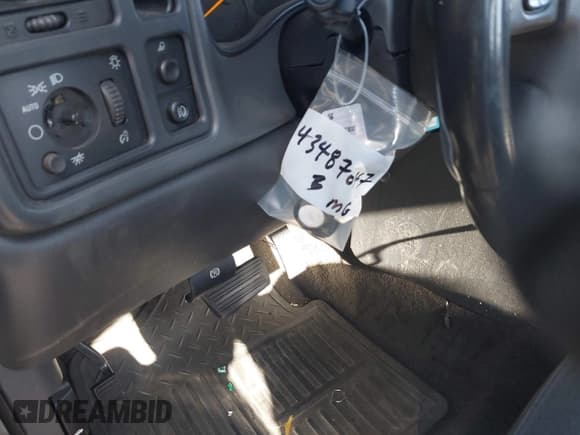 ✅ 2006 Chevrolet Silverado 1500 LT1 • VIN: 2GCEC13T661221589 • Лот: 43487047. Опубликован ранее на IAAI с пробегом 145 400 миль. Бесплатный доступ к архиву аукционных продаж из США и подробный отчёт об истории автомобиля на DreamBid. Изображение 15.