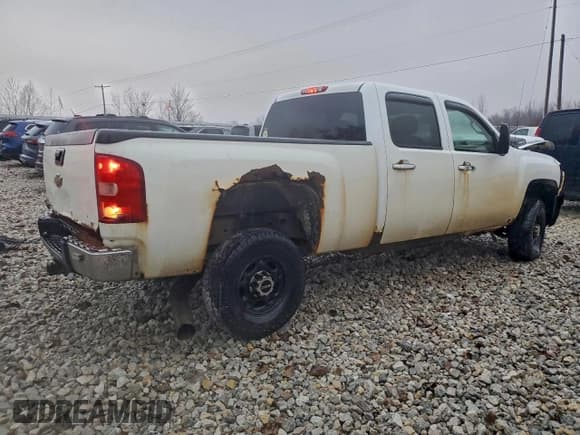 ✅ 2007 Chevrolet Silverado 2500HD 2LT • VIN: 1GCHK23617F538187 • Lot: 93531755. Wystawiony na Copart z przebiegiem 323 641 mil. Bezpłatny archiwum sprzedaży aukcyjnych z USA i szczegółowy raport historii pojazdu na DreamBid. Zdjęcie 3.